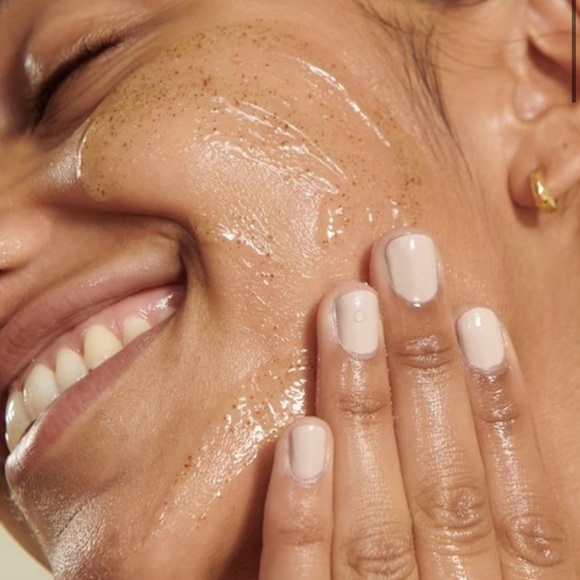 The Body Shop Seaweed Oil-Control Exfoliator - Picture 5 of 5